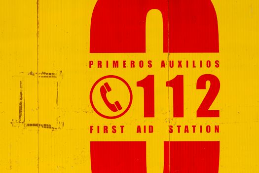 112 hoeksche waard actueel overzicht 112 meldingen vandaag alarmeringen nl op scherm met ambulance in Oud-Beijerland