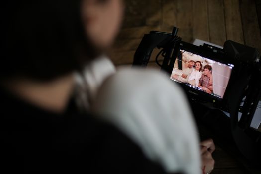 Promobeeld voor de verfilming van Reminders of Him met romantisch dramatische sfeer